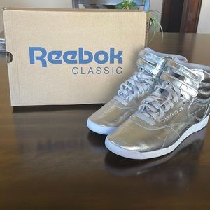 Reebok high top gym shoes